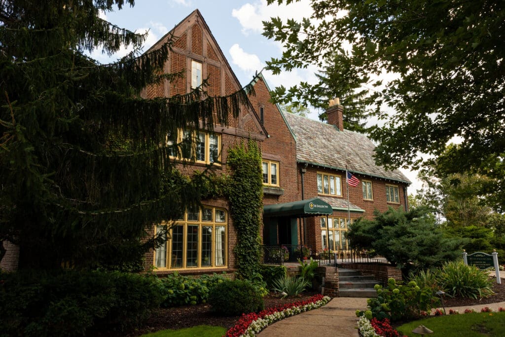 Kerrigan Wedding The English Inn Eaton Rapids MI